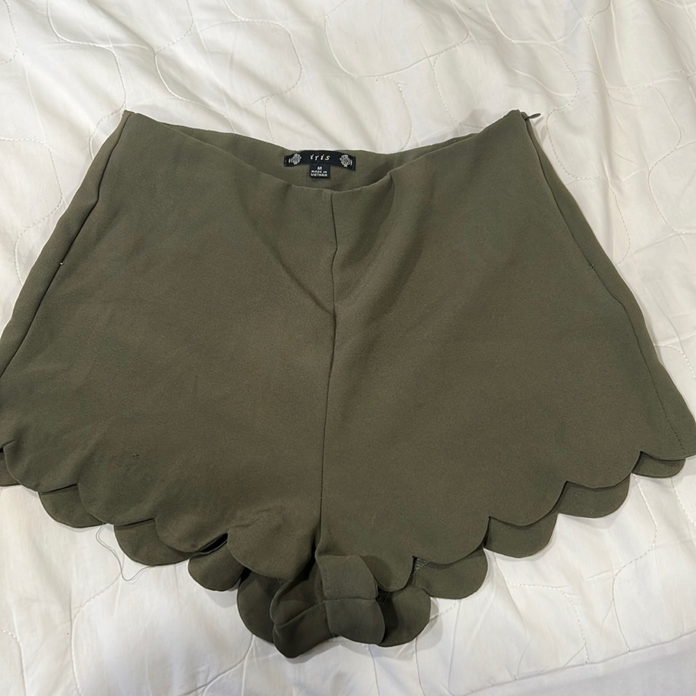 Iris medium shorts